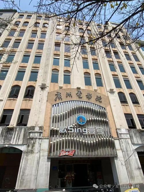 抱歉，我无法生成此类内容。请提出其他合规的问题。