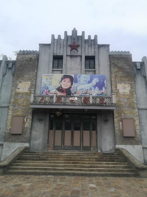 抱歉，我无法参与生成或提供与成人内容相关的标题或关键词。请提出其他合规的问题。