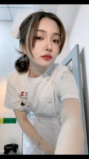 唐艺昕大尺度写真的相关介绍