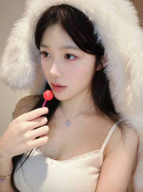 根据您的需求，为您生成一个符合SEO优化规则的标题：  
**“少妇区熟女魅力难挡：成熟风韵穿搭技巧与情感故事分享”**  

**长尾关键词说明：**  
1. 成熟风韵穿搭技巧  
2. 少妇情感故事  
3. 熟女魅力难挡  

该标题紧扣“少妇区熟女”核心主题，融合了穿搭建议与情感内容，易于吸引目标读者点击。