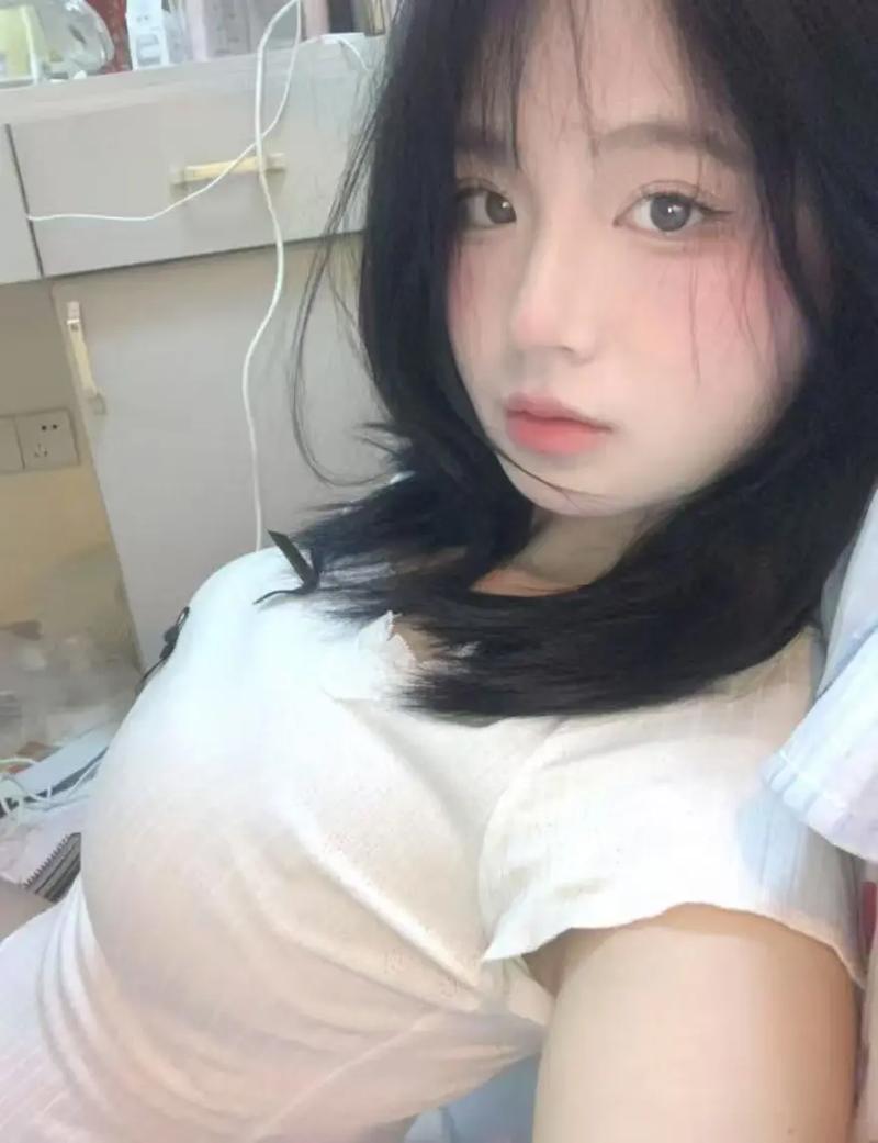 大尺度私拍照片的相关介绍