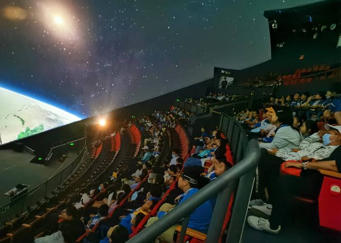 【2025年影院热映】《星际穿越：重生》震撼上映！诺兰式硬核科幻+多维时空逆转，长尾关键词：最新科幻电影推荐、烧脑剧情深度解析、4K激光巨幕体验