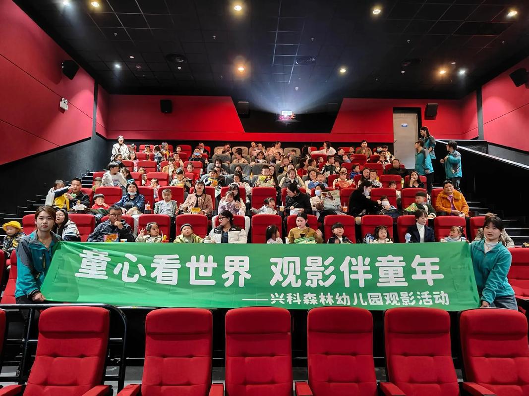 周六影院 | 周末必看经典电影推荐、高分冷门片单与在线免费追剧指南
